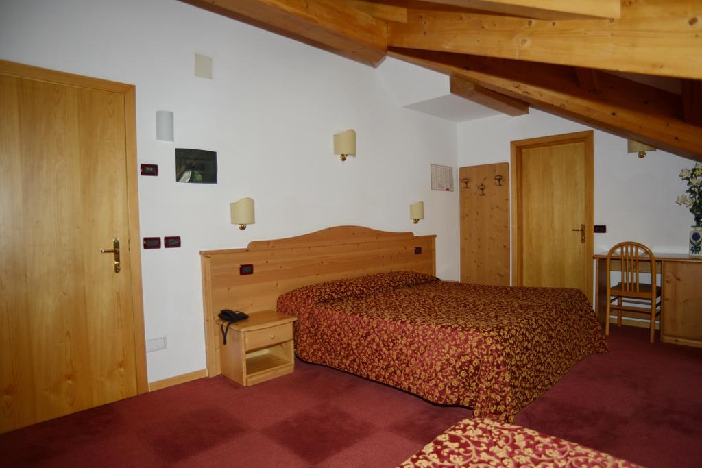 Hotel Canada Andalo Room photo