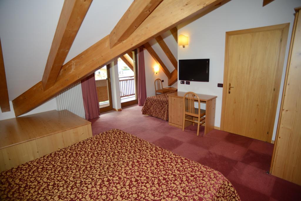 Hotel Canada Andalo Room photo