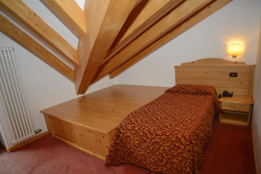 Hotel Canada Andalo Room photo